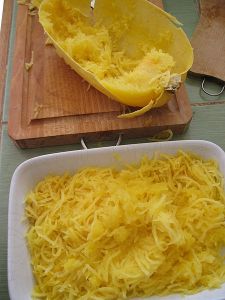 450px-Spaghetti_Squash_cooked_and_prepared_3 a